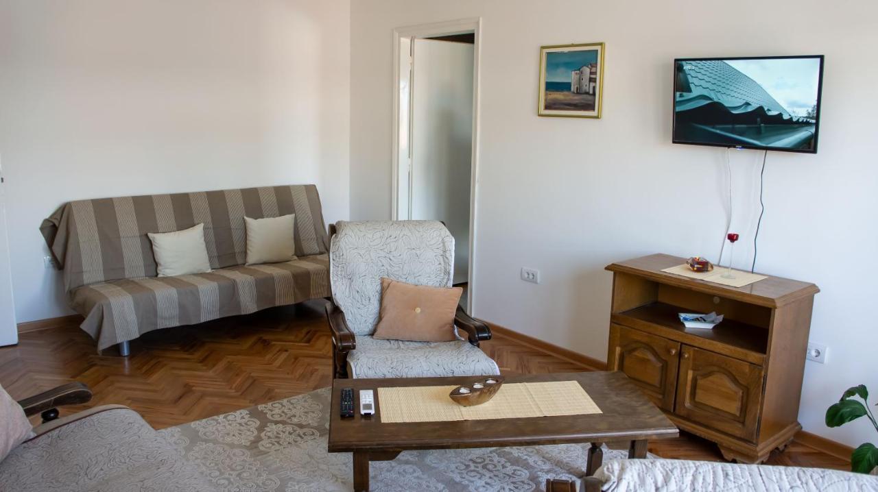 Dvosoban Stan U Strogom Centru Apartman Kruševac Kültér fotó
